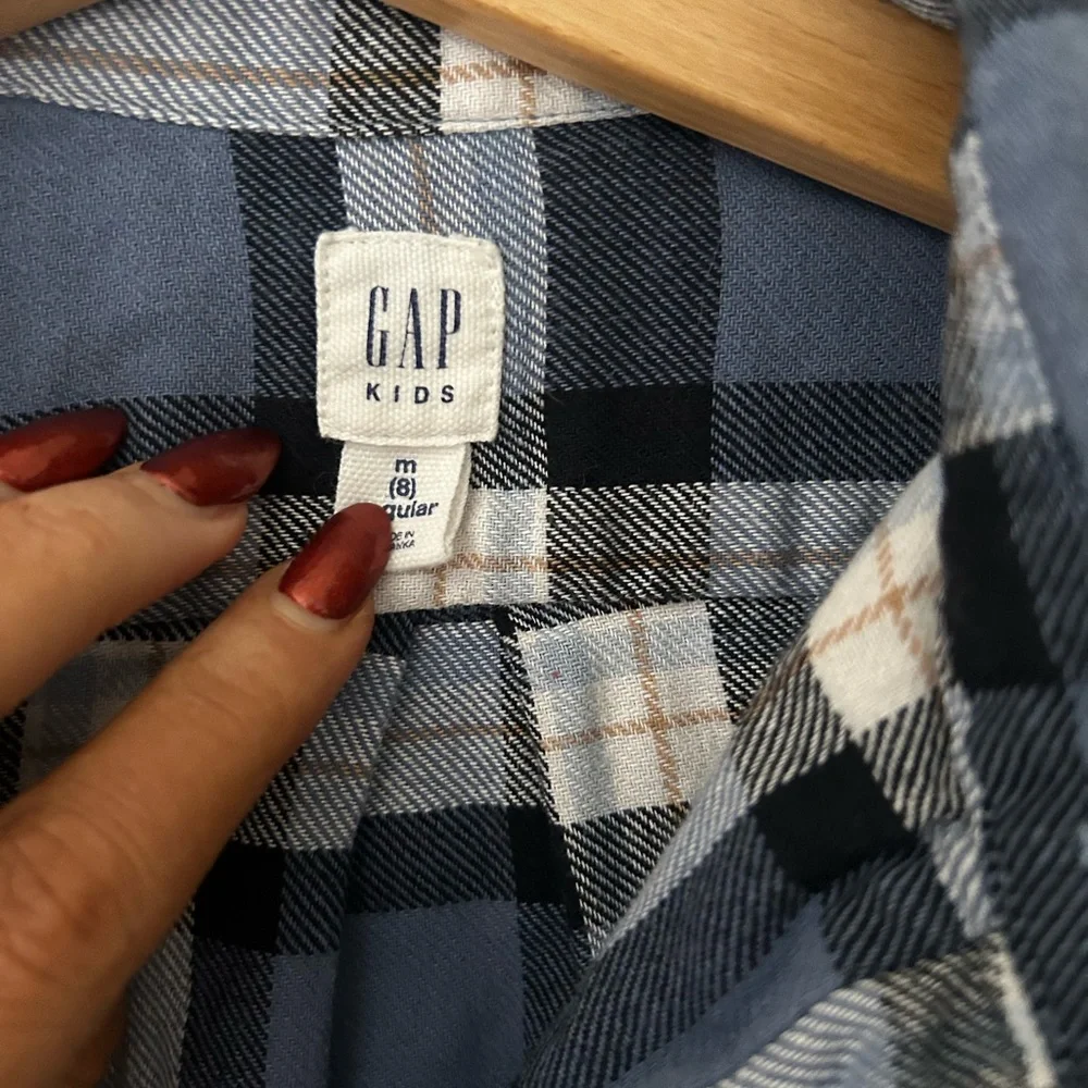 GAP Kids Boys Size Medium Navy and White Plaid Button Down Shirt